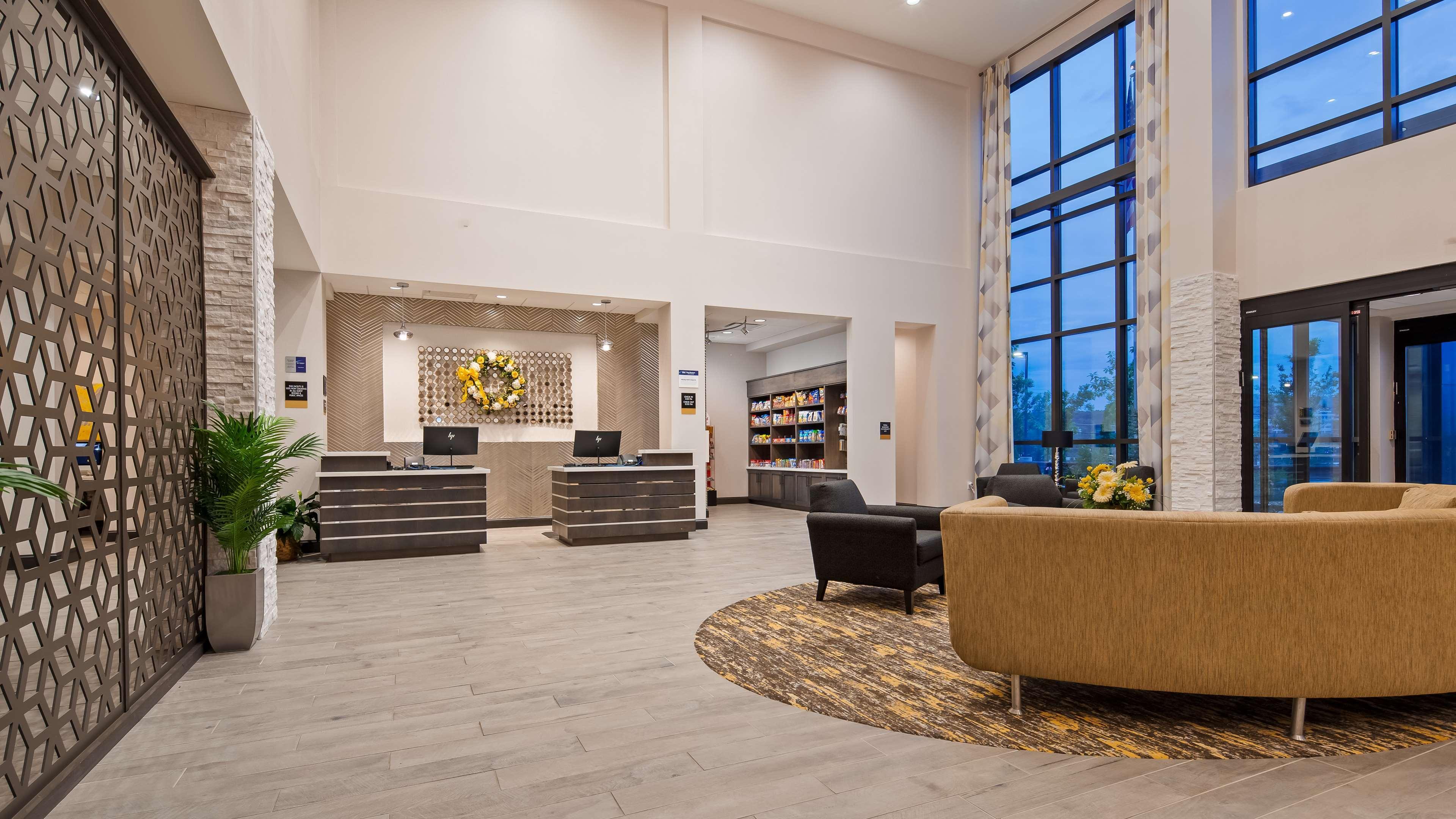 Best Western Plus Gallup Inn & Suites מראה חיצוני תמונה