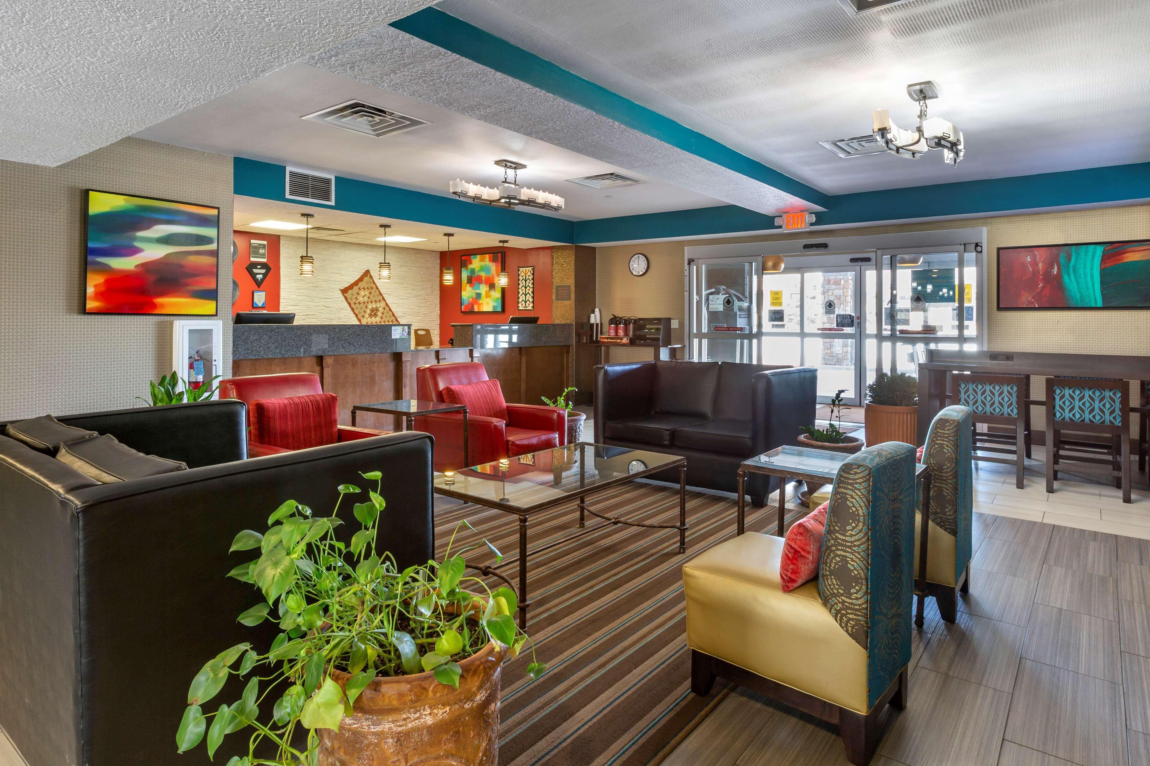 Best Western Plus Gallup Inn & Suites מראה חיצוני תמונה